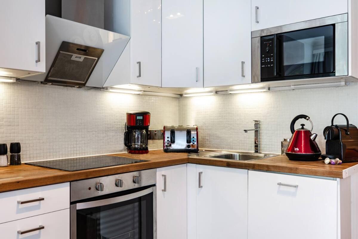 런던 Awesome Leicester Sq! Fashion Flat For Theatre Families And Happy Friends 아파트 외부 사진
