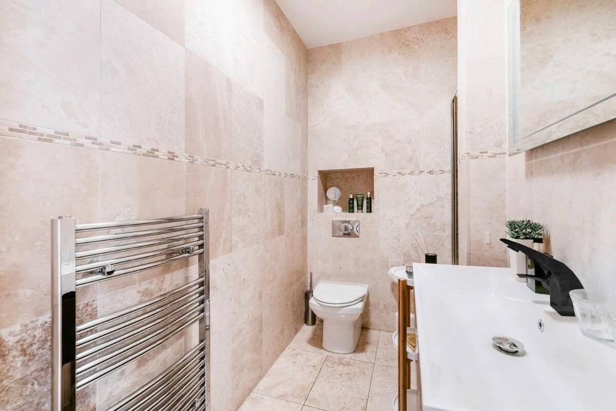 런던 Awesome Leicester Sq! Fashion Flat For Theatre Families And Happy Friends 아파트 외부 사진