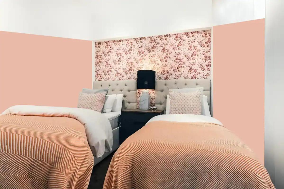 런던 Awesome Leicester Sq! Fashion Flat For Theatre Families And Happy Friends 아파트 외부 사진