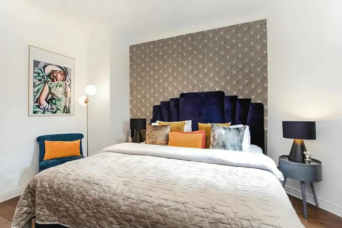런던 Awesome Leicester Sq! Fashion Flat For Theatre Families And Happy Friends 아파트 외부 사진