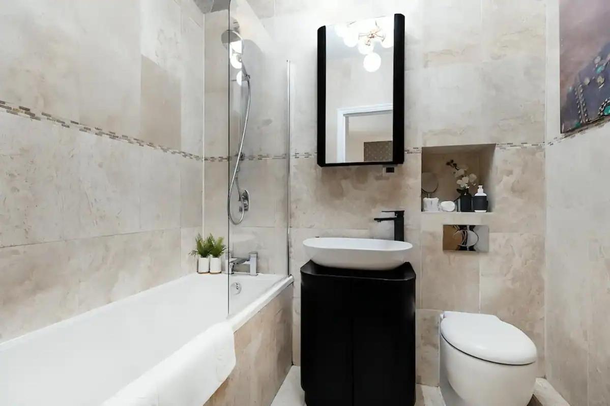 런던 Awesome Leicester Sq! Fashion Flat For Theatre Families And Happy Friends 아파트 외부 사진